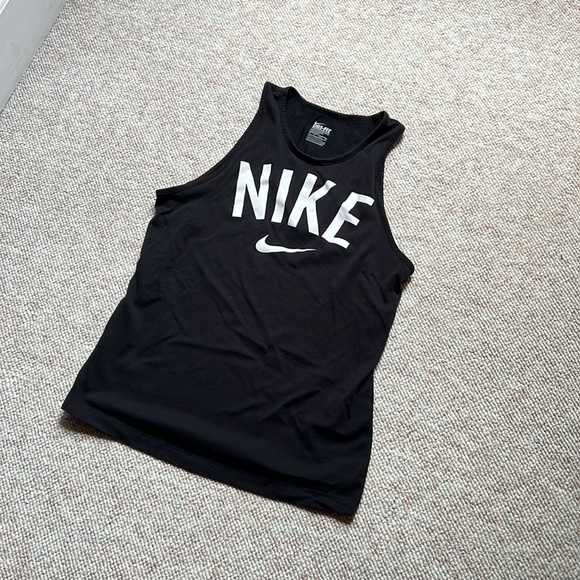 Nike Top - Picture 2 of 4